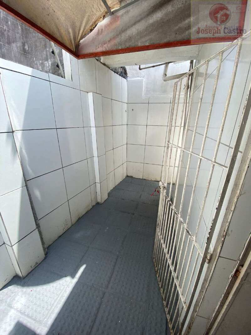  - Casa à venda em Recife, Arruda, com 2 quartos, 80m²