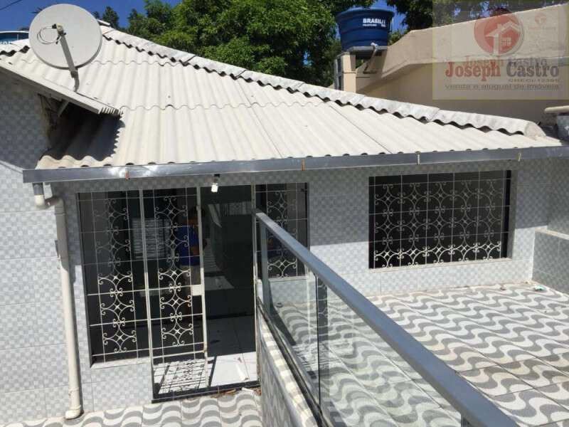  - Casa à venda em Recife, Cajueiro, com 3 quartos, 200m²