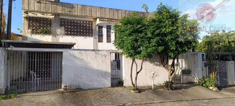 Casa à venda com 4 quartos - Cajueiro,Recife