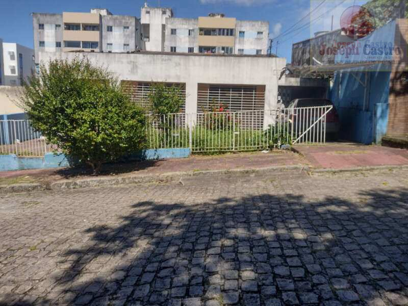Casa à venda com 3 quartos - Fundão,Recife