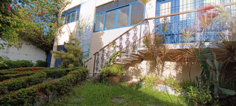  - Casa à venda em Recife, Tamarineira, com 8 quartos, 400m²
